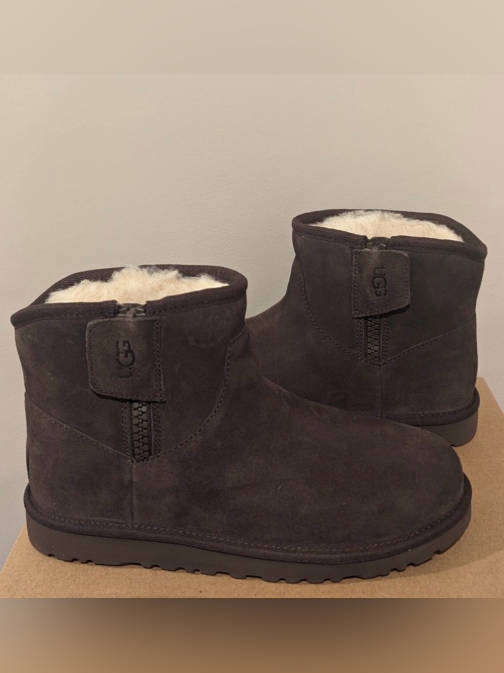 UGG Adri Classic Zip Up Mini Boots, Chocolate Kids' Size USA8, UK7, EU25